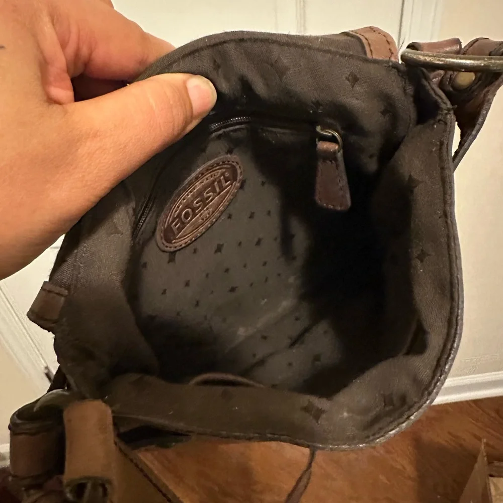 CLOSE OUT SALE FOSSIL🗝️ (VRI) Vintage Re-Issue Crossbody Key Fob - Picture 7 of 15